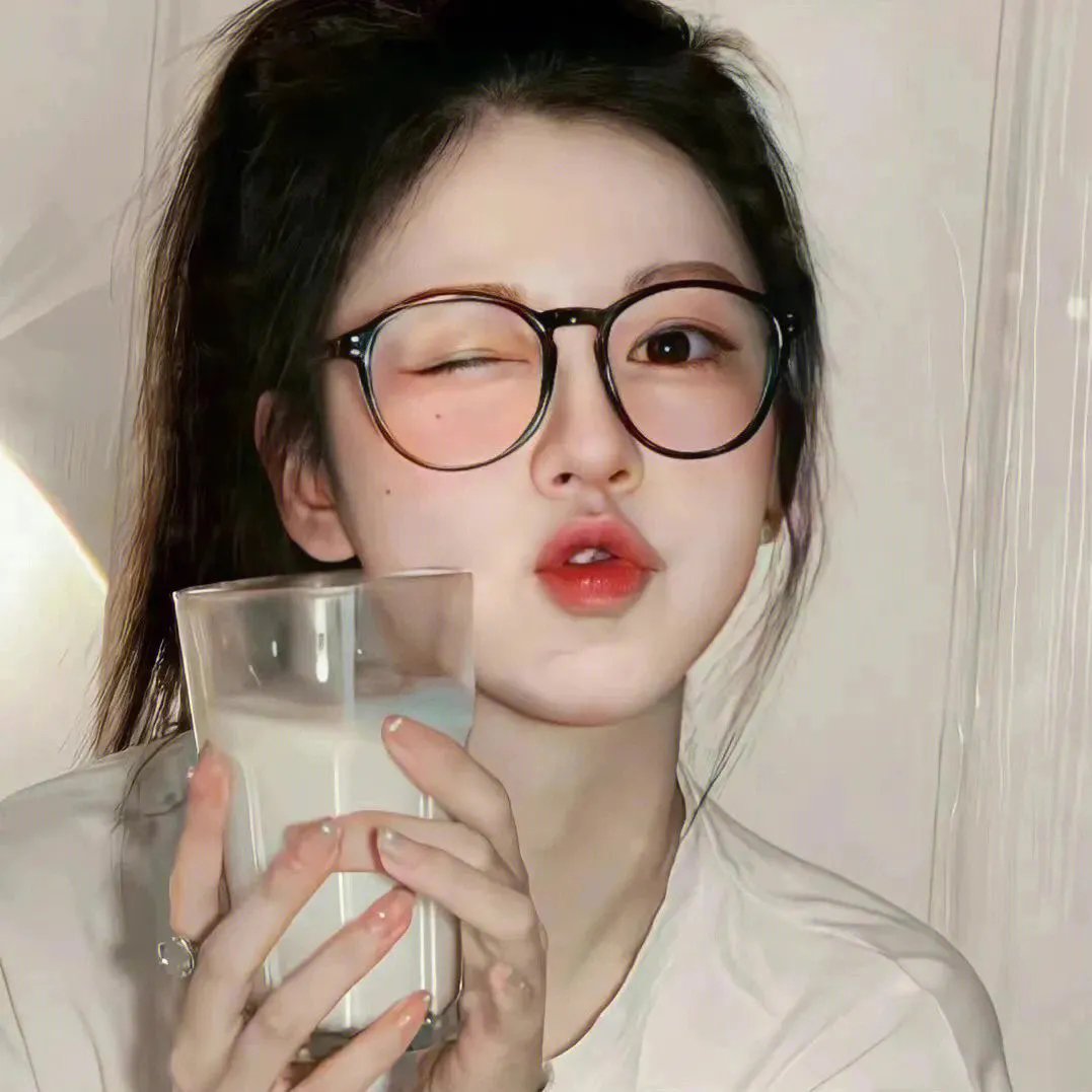 怪笑少女